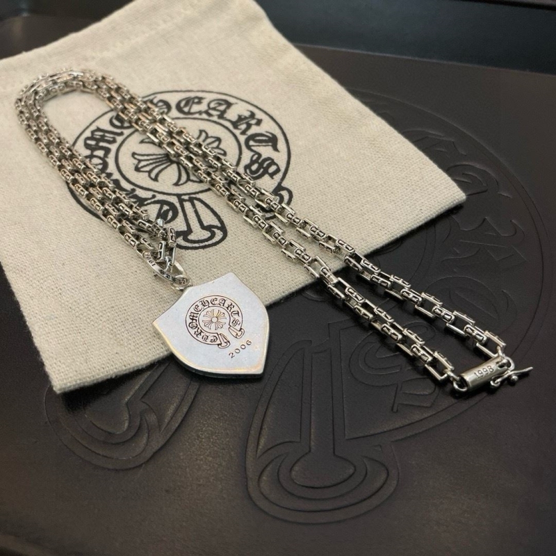 Ch*0me He**ts necklaces